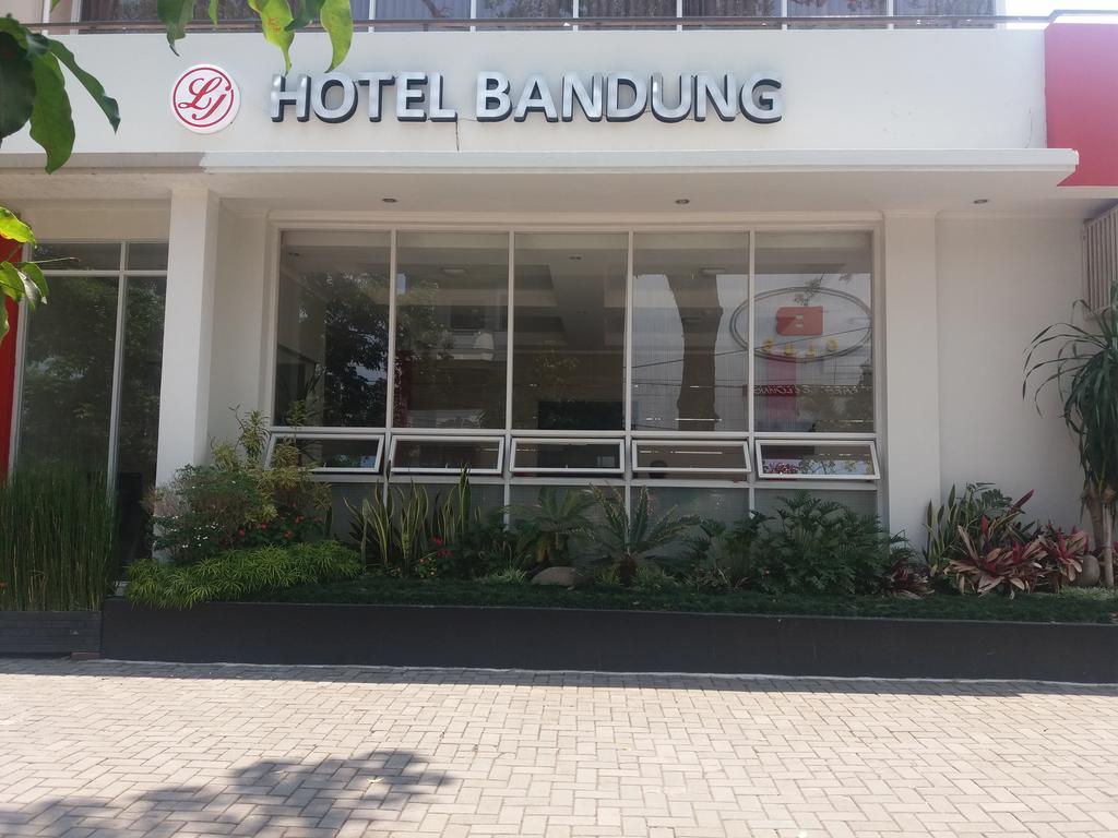 Lj Hotel Bandung Exterior foto