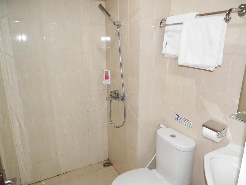 Lj Hotel Bandung Zimmer foto