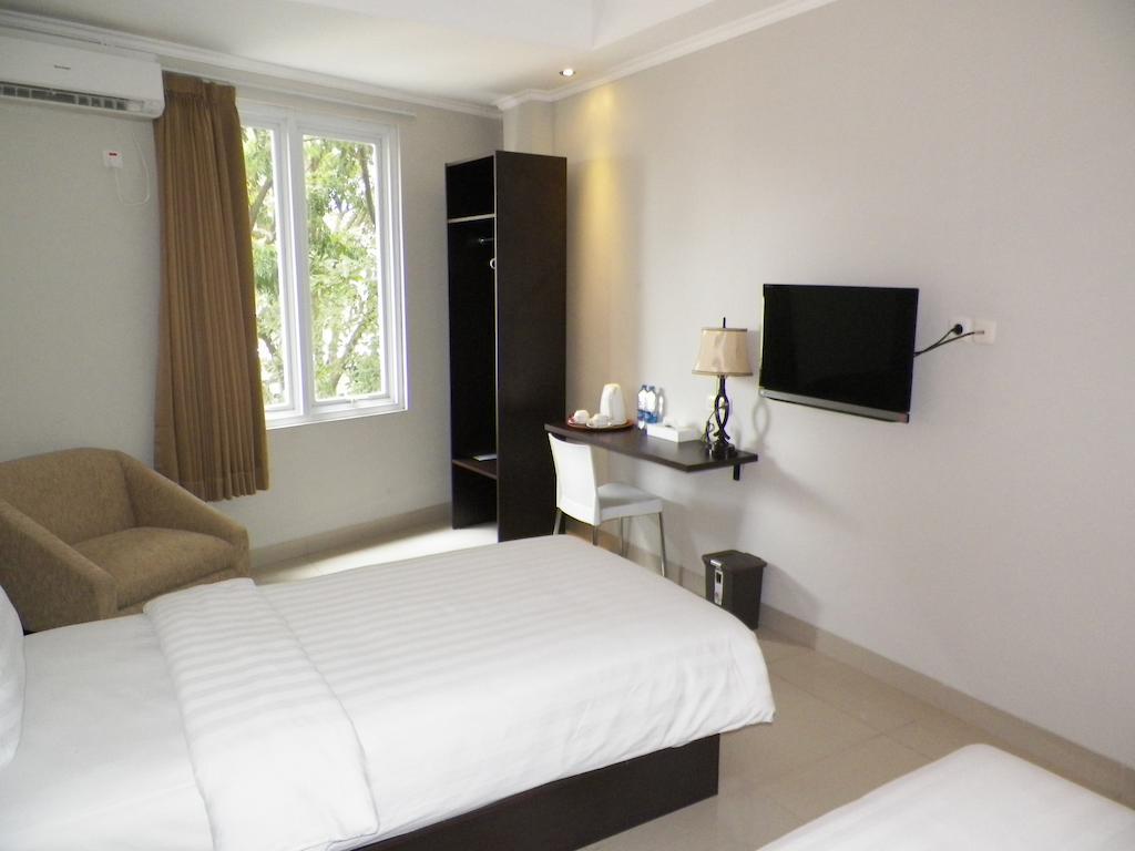 Lj Hotel Bandung Zimmer foto