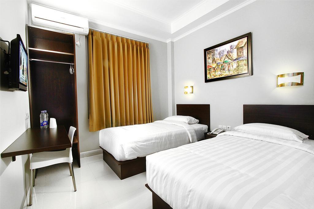 Lj Hotel Bandung Zimmer foto