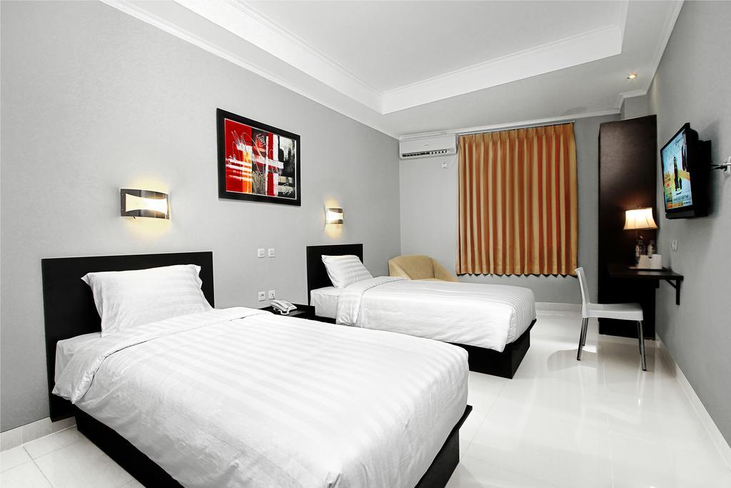 Lj Hotel Bandung Zimmer foto